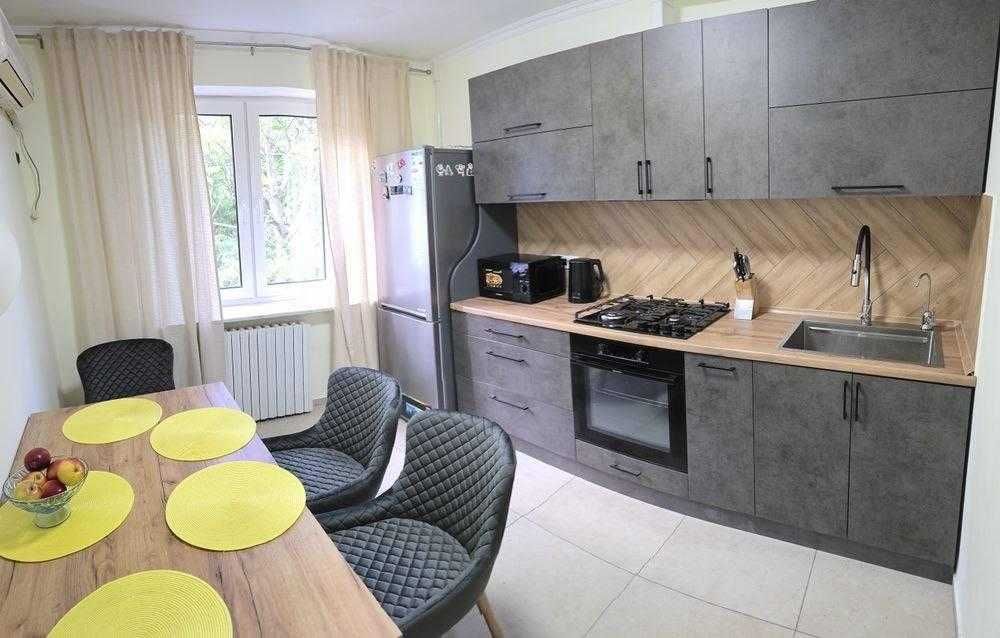 Продам 2-к квартиру 75 кв.м з ремонтом, 3/10 пов., Ботанічний провулок (3-337-254 ОФ)