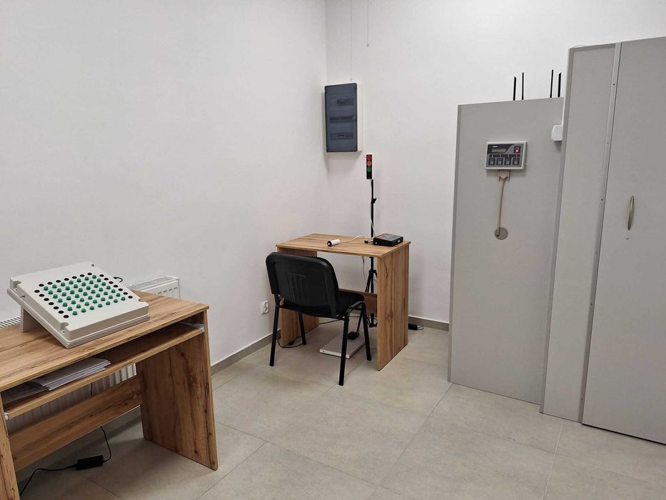 Miernik czasu realcji, ciemnia kabinowa, aparat krzyżowy