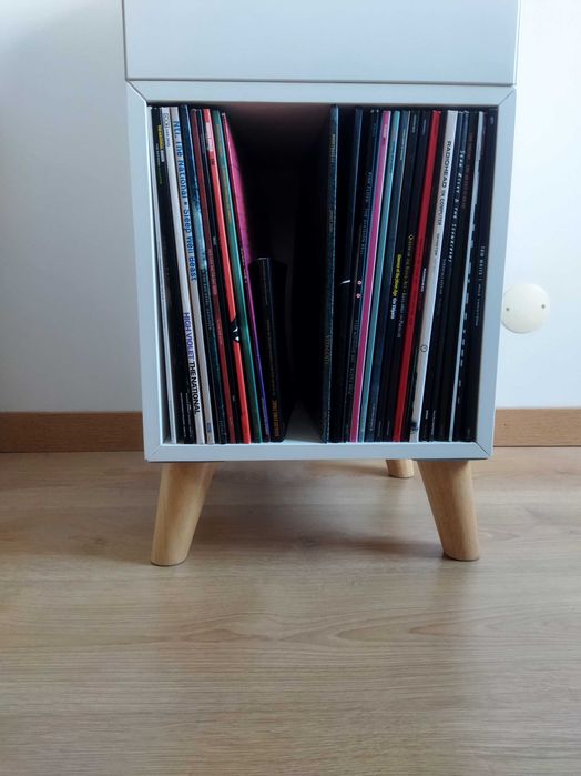 Armário Estante Eket IKEA Modificado Discos Vinil