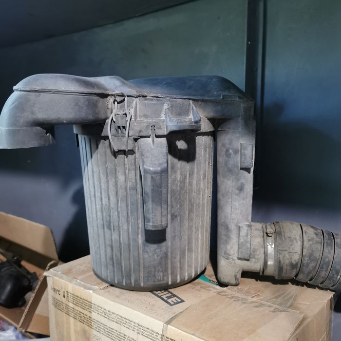 корпус воздушного фильтра , подножка порожек ,  Потолок VW T4