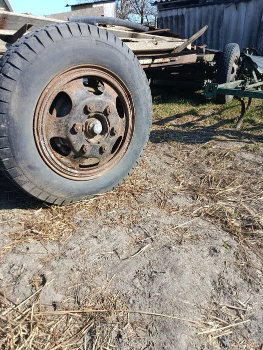 Прицеп віз до трактора