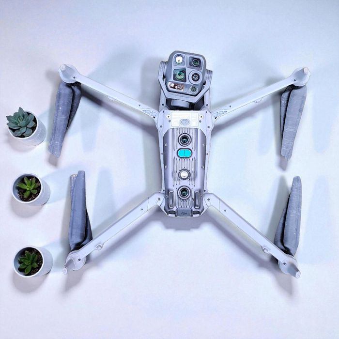 Квадрокоптер с тепловизором  - DJI matrice 4T (чистый аккаунт)