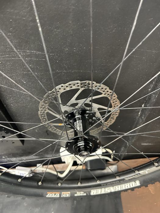 Koło bontrager 27.5 przód 110x15