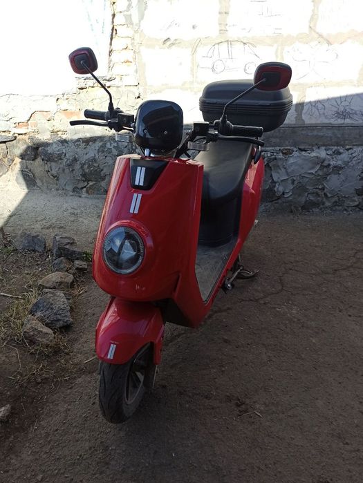 Електроскутер Fada NiO 2000W (Li-Ion) Графітовий