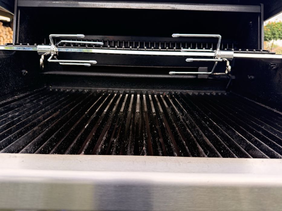 Grill gazowy Broil King Regal 490 + Rożen Pokrowiec Podswietlane pokrętla
