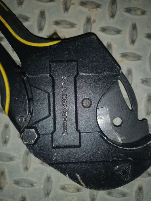 Tesoura de cortar tubos ate 50