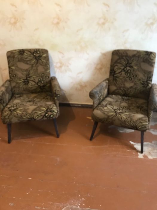 Продаж б/у меблів