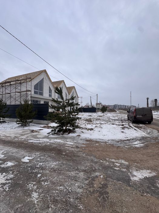 Продаж Таунхаусів в Лісках