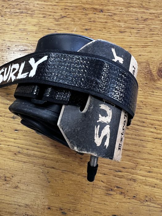 Pneu Surly Extra Terrestrial 29 x 2.5" - NOVO