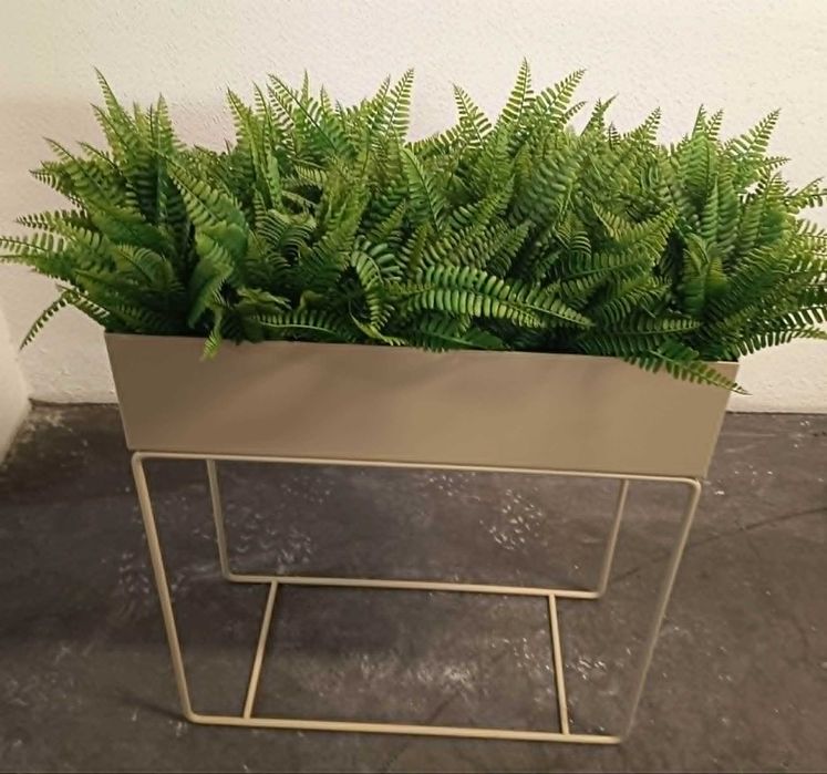 Suporte de plantas e plantas artificiais