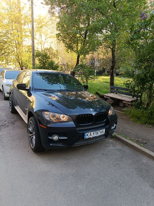 BMW X6 колір Чорний , салон чорна шкіра та алькантара