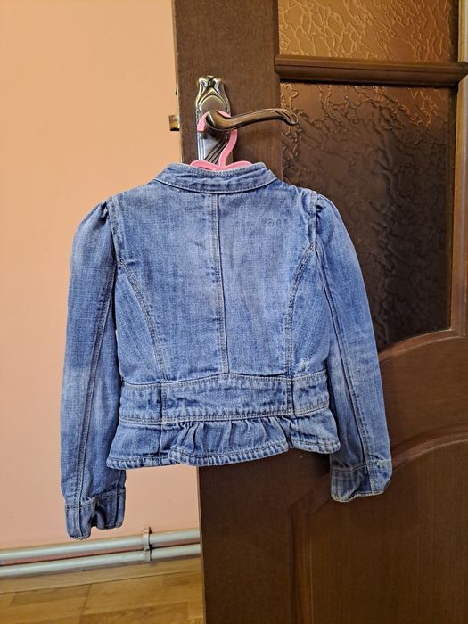 Продам джинсову курточку.