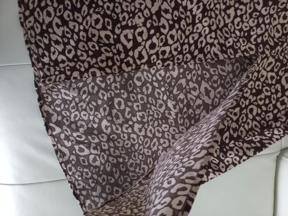 Saia comprida ,tecido que  não  amarrora. ( Sx) 34.