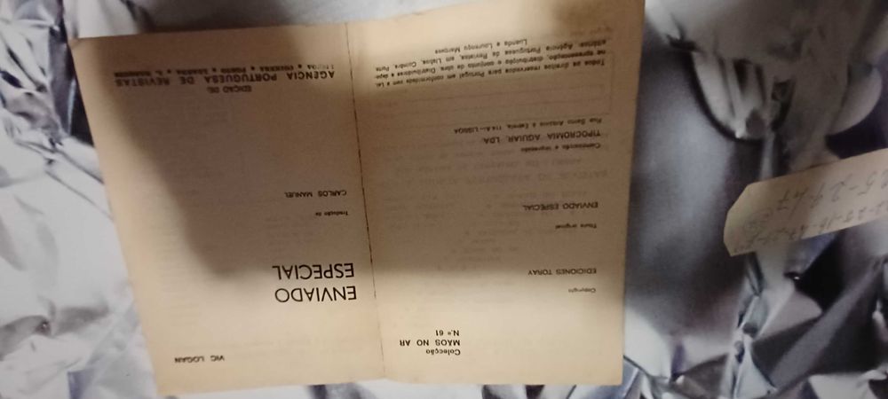 Livro _Enviado Especial_ de VIC Logan