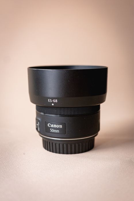 Canon EF 50mm f/1.8 STM + Para-sol Canon ES-68