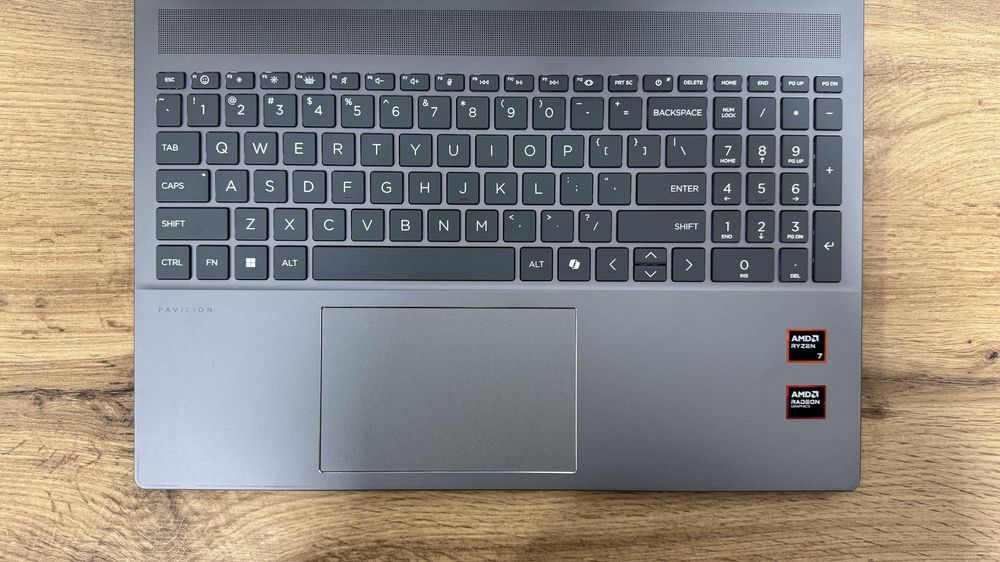 HP Pavilion 16 – Ryzen 7 8840U, 16GB RAM, 512GB SSD: 24 300 грн