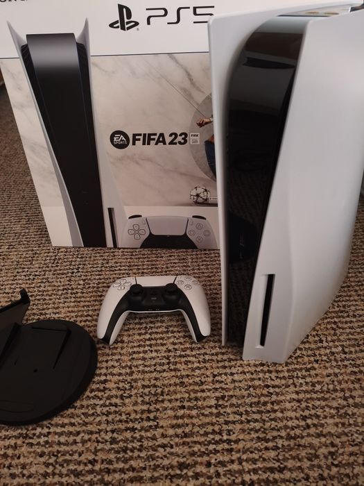 PlayStation 5 z napędem i nowym padem