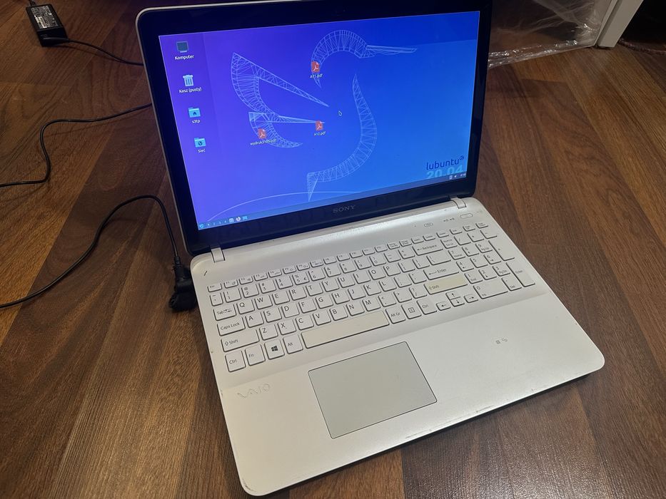 Sony VAIO SVF1521C6E 15.5" Pentium 4GB 500GB GT740M