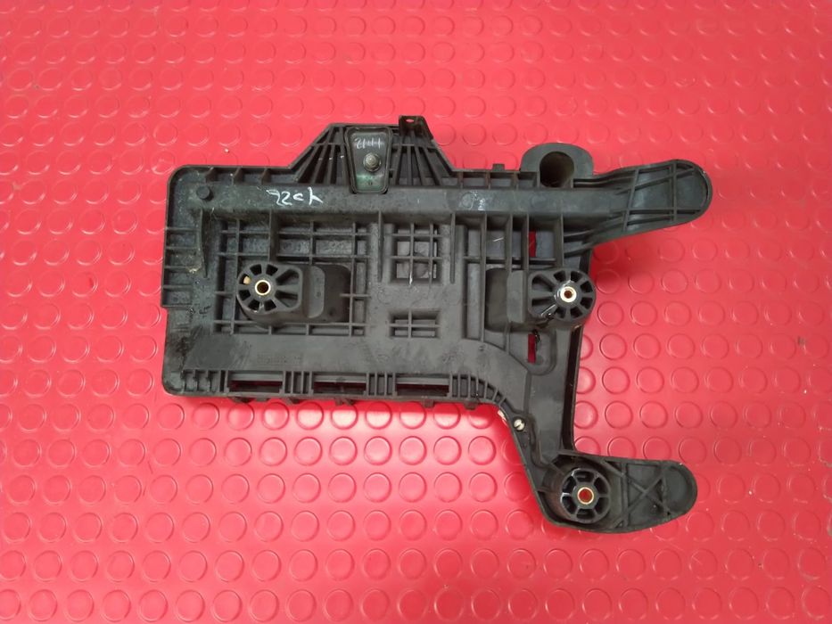 Base da Bateria 1KM915333 - VW BEETLE