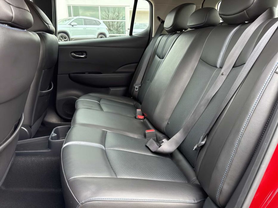 Nissan LEAF SL Plus      2020