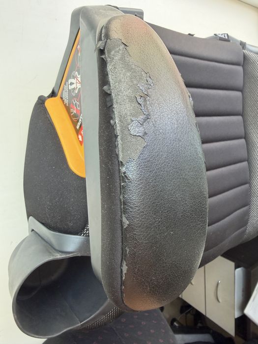 Автокрісло-бустер Chicco GoFit Plus 18-50 кг (LATCH , ISOFIX)
