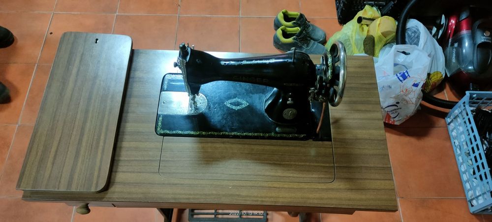 Máquina costura antiga SINGER