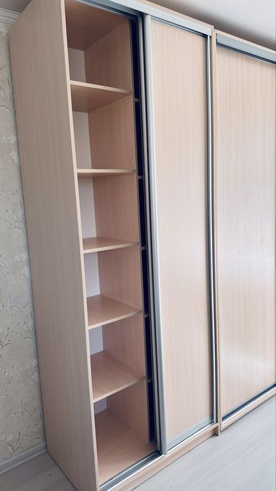 Шафа з полицями/ стіл офісний