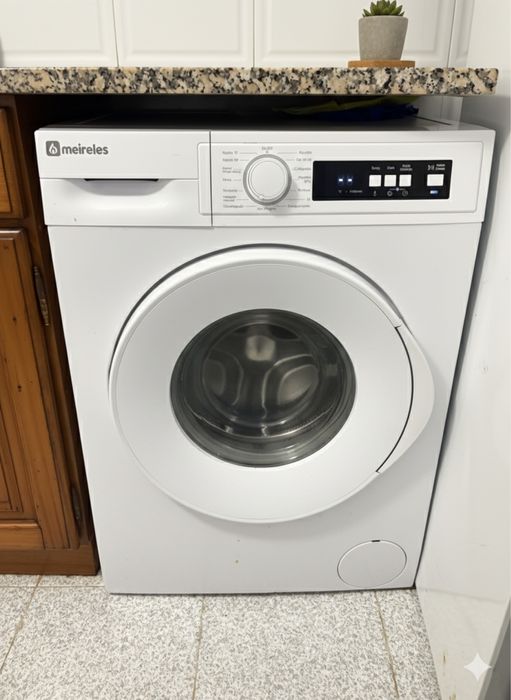 Máquina de Lavar Roupa Meireles 8kg – 1000 RPM – Impecável