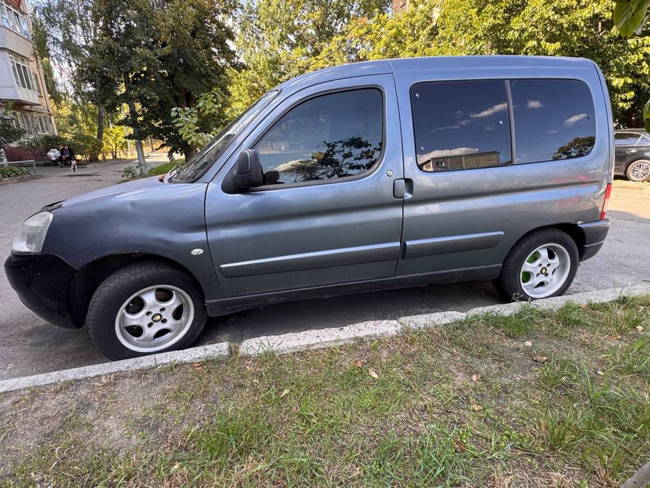 Продам авто Citroen Berlingo