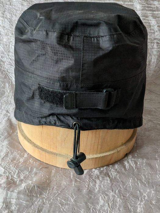 Шапка Peak Performance

GORE-TEX