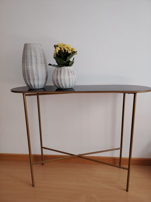 Consola de metal e vidro temperado