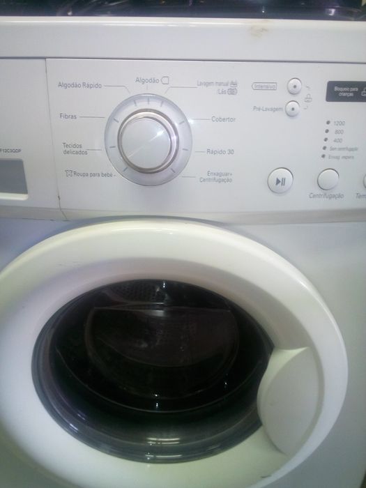 Máquinas de lavar  a roupa  LG de 7 KGS/ máquina HOOVER 9kgs  150€