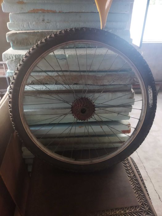 Bicicleta BTT incompleta