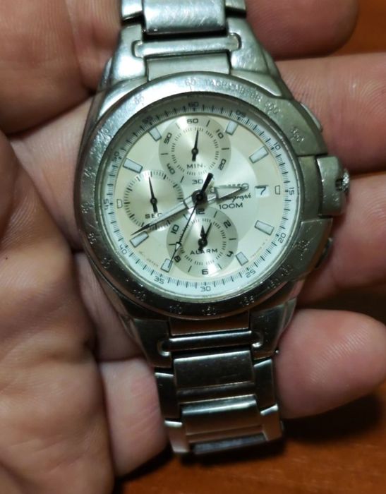 Продам часы Seiko chronograph