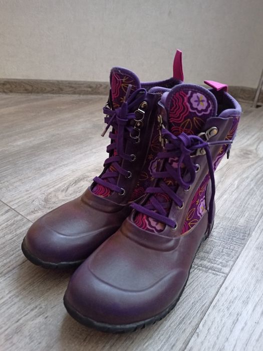 Чобітки " BOGS" .