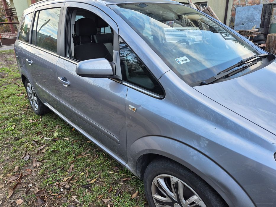 Samochód  Opel Zafira