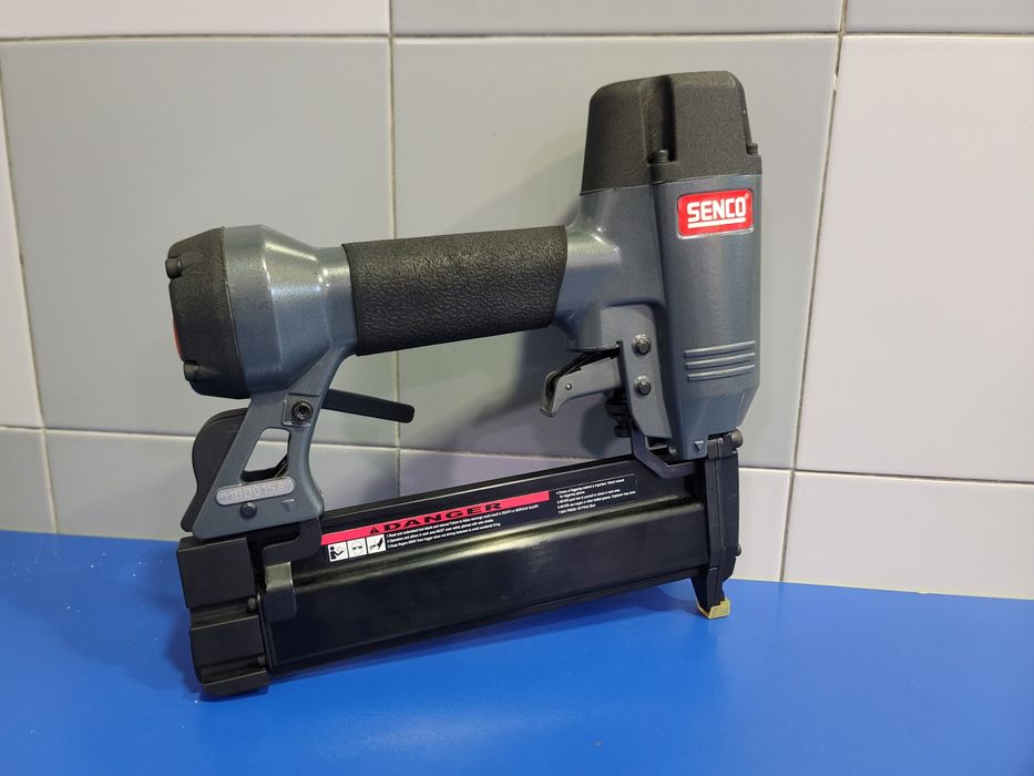 Гвоздезабиватель Штифпистолет Степлер Senco Finish Pro 18 15-50