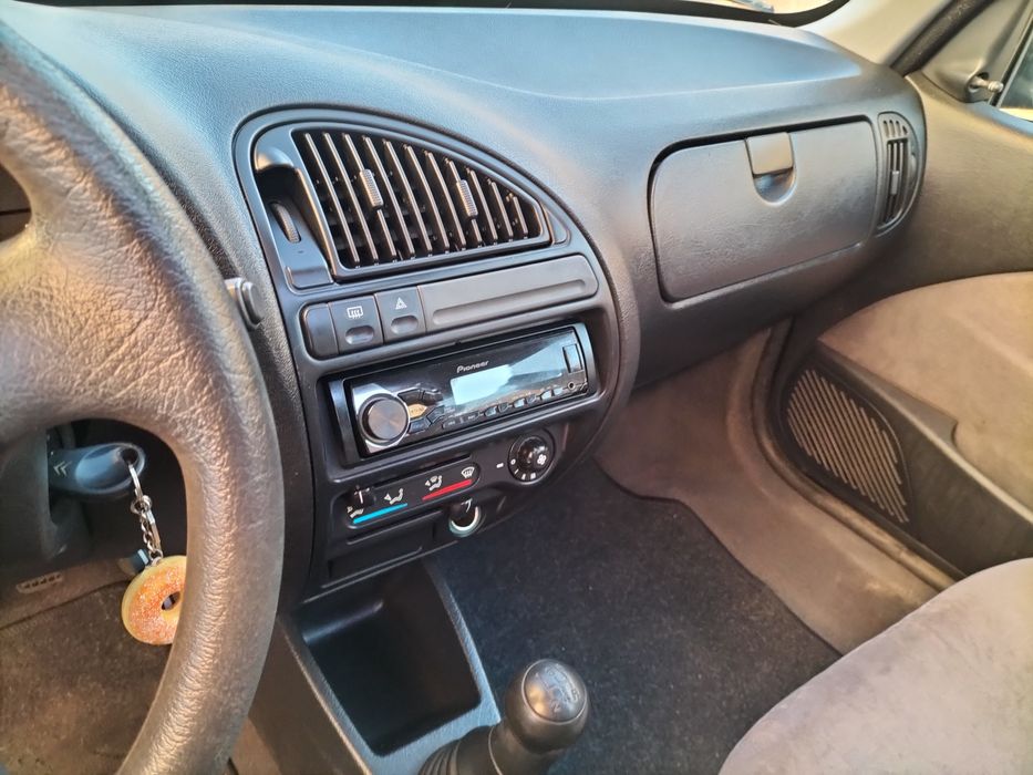 Citroen saxo 5 portas .