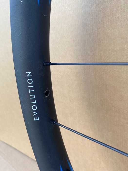 Tylne koło DT SWISS NewMen EG35 27,5'' Shimano 12s microspline [KŁ-8]