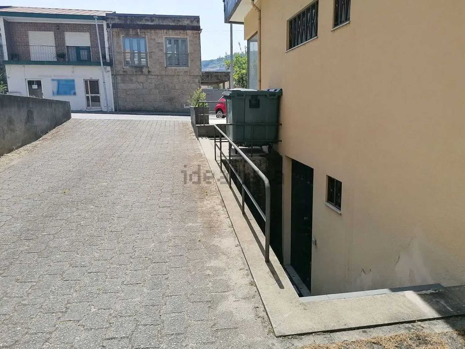 Espaço comercial Vila das Aves