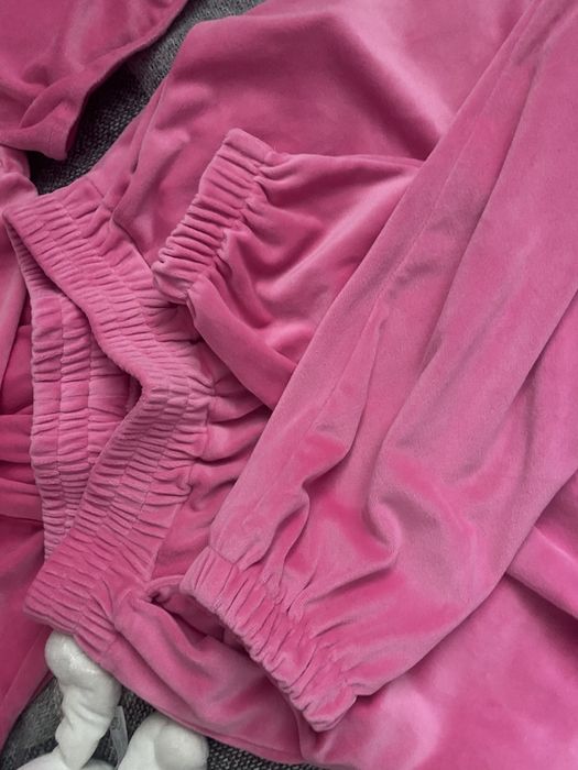 Велюровий спортивний костюм жіночий