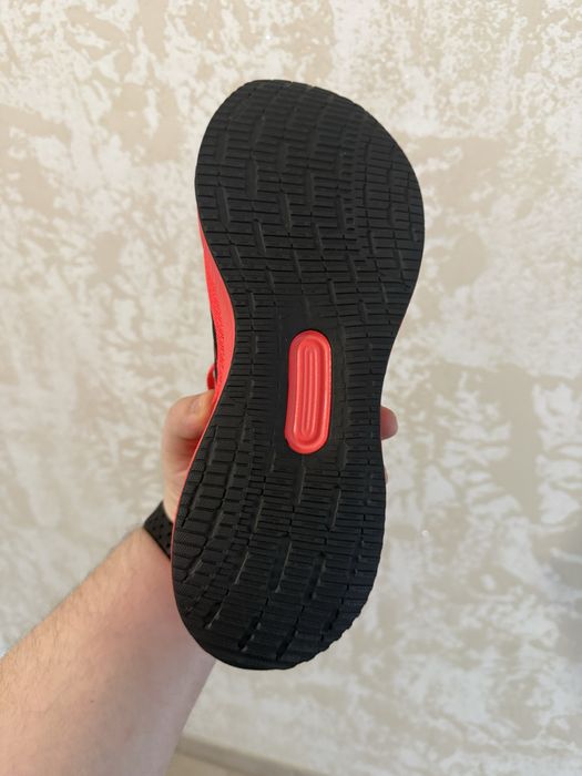 Нові кросівки adidas
