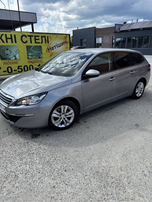 Продам Peugeot 308  2015року
