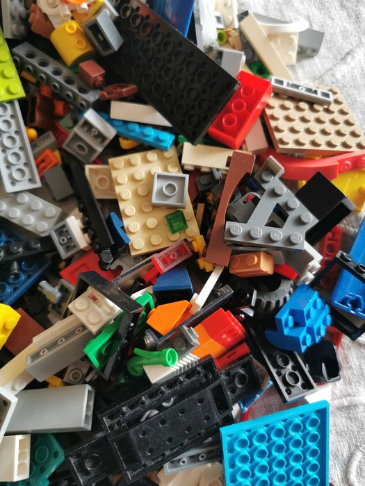 1kg Lego City, Jurrasic, Technic, Ninjago Owen Grady, 5 dinozaurów