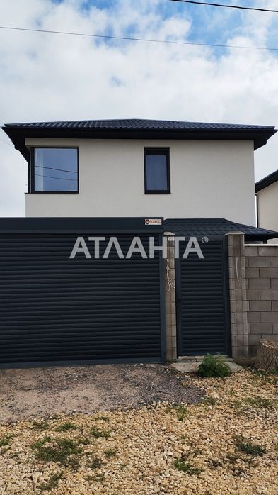 Отдельно стоящий дом с ремонтом в Червоном Хуторе