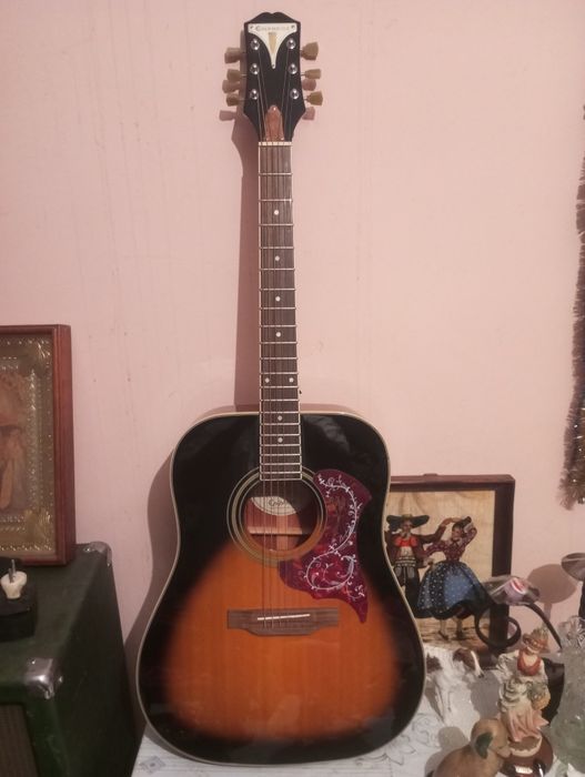 Epiphone PRO -1 Plus VS. 175 $. Нова.