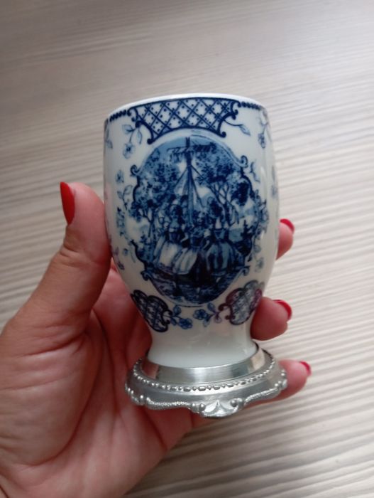 Kielich z cynową podstawą