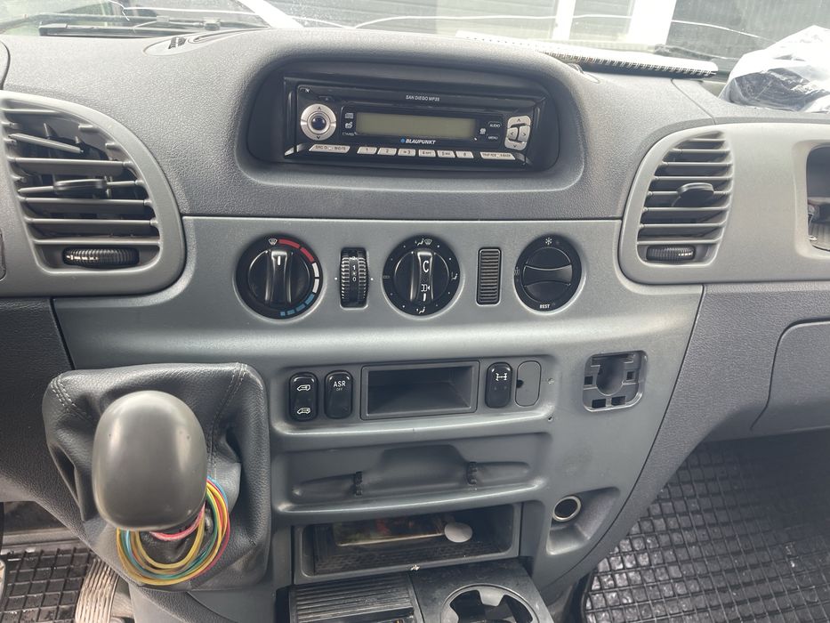 Mercedes Sprinter довга база 4.2м