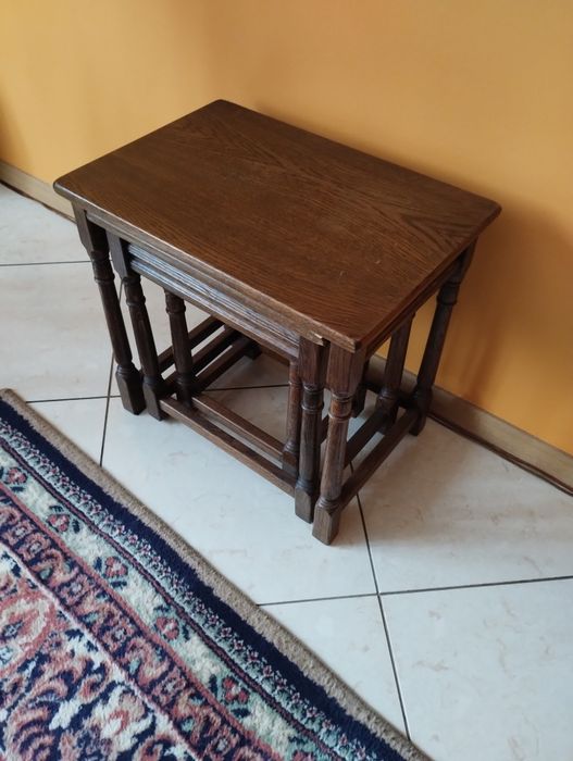 Trzy stoliczki ,,trojaczki"