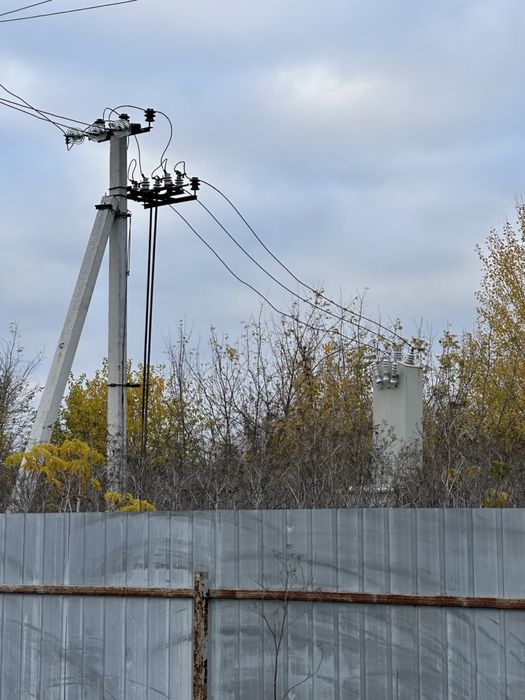 Продам ферму (корівники) з ділянкою 25га